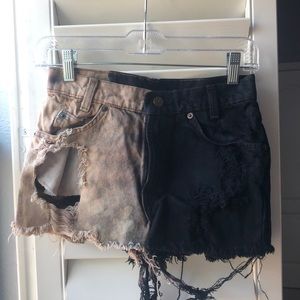 Super distressed Levi shorts